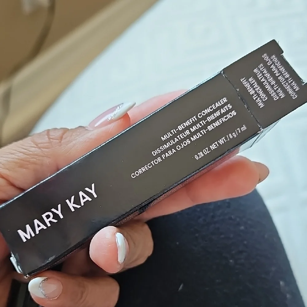 Mary Kay Multi-Benefit Concealer - In Shade (deep)
